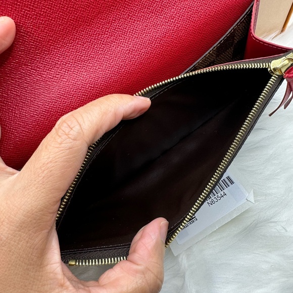 🌸SOLD🌸Louis Vuitton Emilie Wallet - Picture 13 of 16